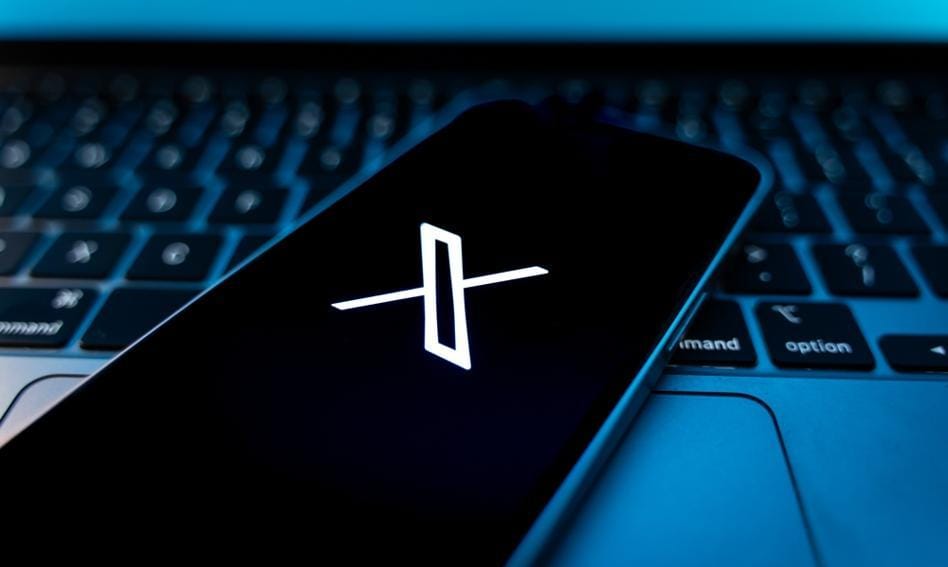 Jakie są przyczyny awarii platformy X?