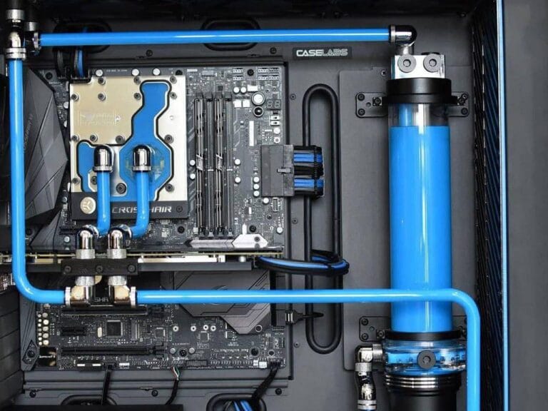 Jak działa chłodzenie wodne w komputerze? Czy warto je mieć?